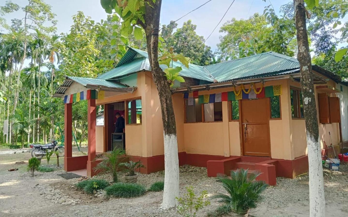 Leo Jungle Retreat By Stayapart , Jaldapara Madari Hat Eksteriør billede